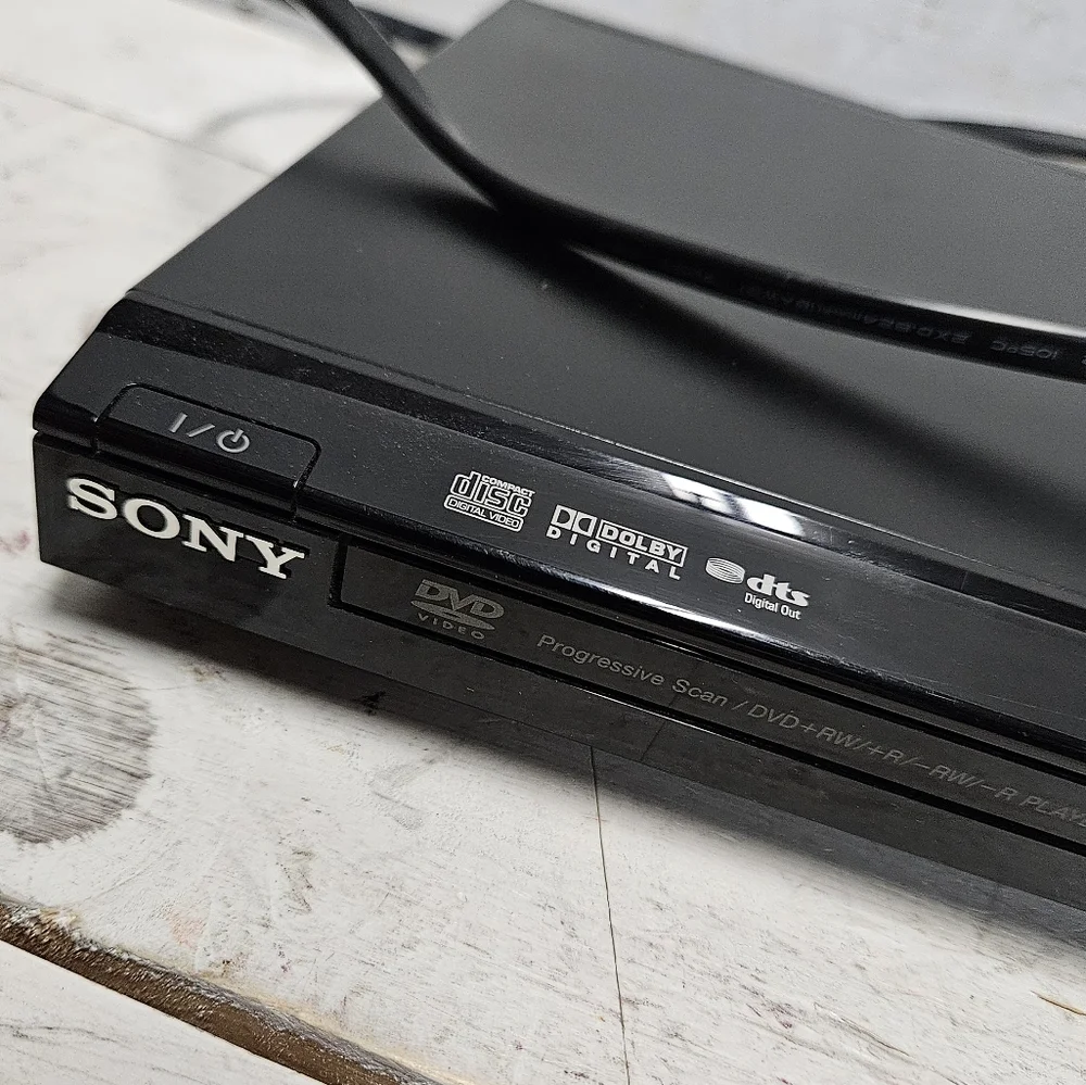 Sony DVP-SR200P Progressive Scan DVD Player home audio video electronics
